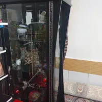 با سلام این ویترین سالم و نو میباشد