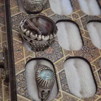 فروش ۳ انگشتر نقره با سنگ اصل معدنی+تسبیح