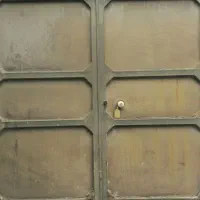 درب حیاط سنگین
