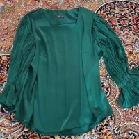 لباس.|لباس|اقبالیه, |دیوار