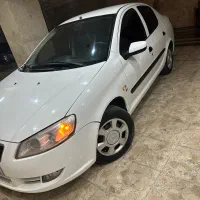 فروش یک دستگاه اتومبیل رانا tu5 سفید