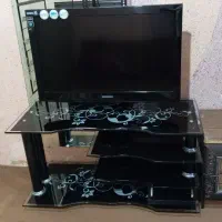 تلویزیون با میز
