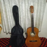 گیتار در حد نو ، Persian p1 با کیف حمل