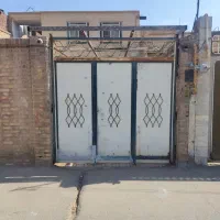 درب پارکینگ قدیمی