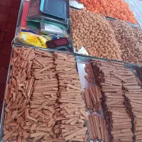 فروشنده خانم