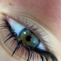 آموزش اکستنشن مژه(۱۹۰۰)در ارایشگاه کلاچای