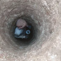 استا چاه کن تو شهر برن  هم ازمایش خاک انجام میشه
