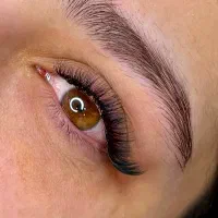اکستنشن مژه با متریال عالی و قیمت مناسب