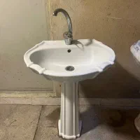 روشویی پایه دار و توالت فرنگی چینی کرد