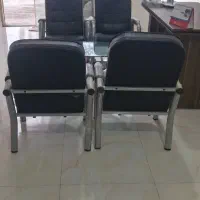 صندلی و میز وسط اداری