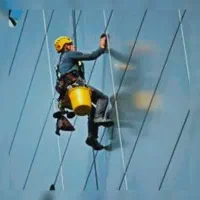 خدمات کاردرارتفاع(کار در ارتفاع)شستشو  پیچ رولپلاک