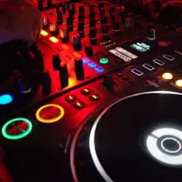 دیجی و اجرای موزیک زنده