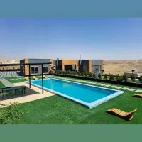 عمارت بزرگ  با استخر آبگرم الو ویلا