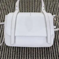 کیف چرم سفید