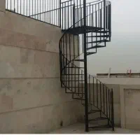 جوشکار میخوام پله مارپیچ بزنه