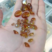 نگین الکساندریت هفت رنگ