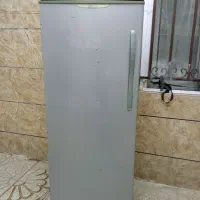 ۱ عدد یخچال فریزر دوطبقه و ۱ عدد فریزر تمام