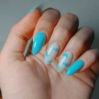 خدمات تخصصی کاشت ناخن