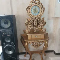 ساعت کنسولی کاملا سالم
