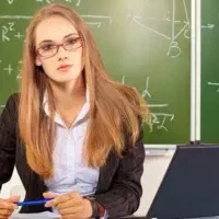 تدریس حرفه ای زبان انگلیسی توسط استاد خانم تضمینی