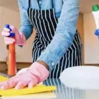 استخدام فوری نظافت کار  خانم و ناخن کار حرفه ای