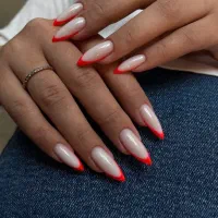 تخفیفات کاشت ناخن و رنگ و لایت