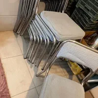 صندلی ، میز . کتابخونه
