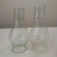 شیشه (حباب) روی چراغ نفتی قدیمی