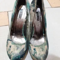 کفش پاشنه بلند زنانه