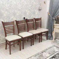 ۴ عدد صندلی ناهارخوری قیمت هر عدد ۱.۷۵۰ در حد نو