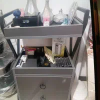 ترولی برای مژه وتعدادی پالت