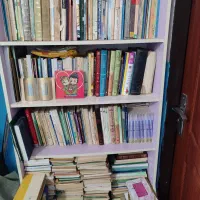 تعداد 500جلد کتاب کتابخانه همه نوع کتاب هست