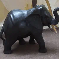 فیل چوبی