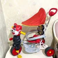 سه‌چرخه کودک سالم و تمیز با دسته هدایت والدین