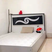 نخت خواب دونفره ب همراه پاتختی