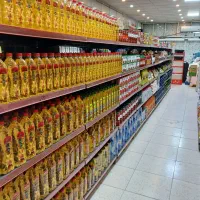 فروشنده وهمکار خانم