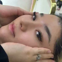 کاشت مژه فقط فقط ۴۰۰
