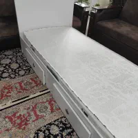 تخت تک نفره به همراه تشک