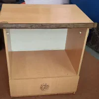 میز ام دی اف کارکرده ولی سالم و تمیز