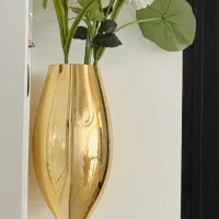 گل و گلدان