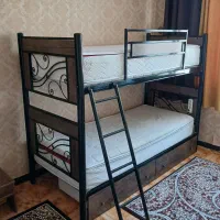 تخت دوطبقه، همراه تشک‌ها