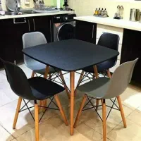 میز چهار نفره