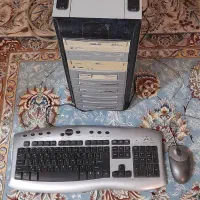 کیس و کیبرد و موس کاملاً سالم