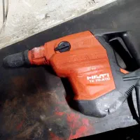 دریل بتن کن هیلتی مدل te 70 دوکاره با جعبه