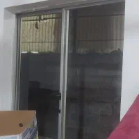 ۴ تا پنجره و یک در الومینیومی