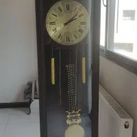 ساعت ایستاده کاملا سالم و تمیز
