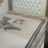 تخت دونفره سالم زیاد استفاده نشده همراه تشک