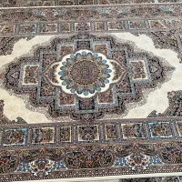 فروش یک قطعه فرش ۶ متری