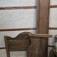 تخت چوبی یکنفره کاملا سالم بدون کفی همراه تشک فنری