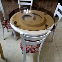 میز ناهارخوری و ۴ صندلی
